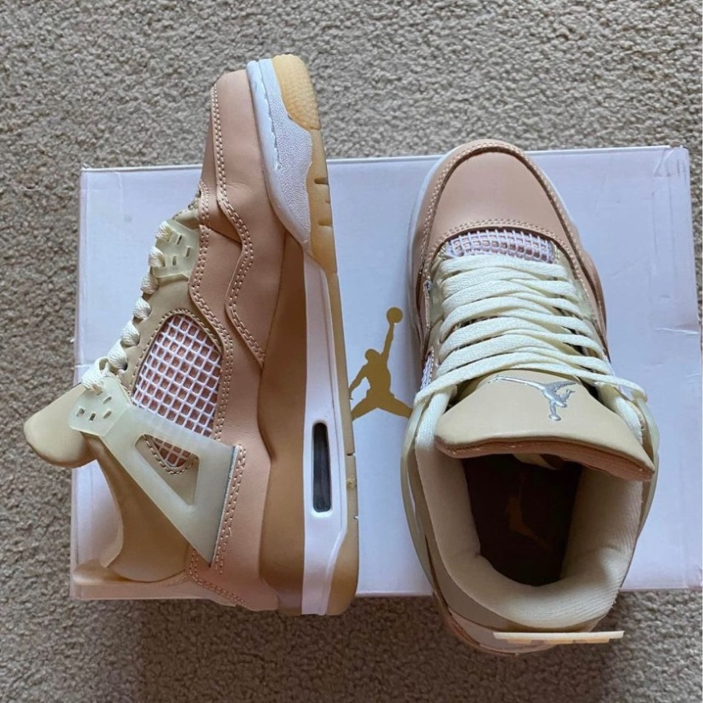 Jordan 4s